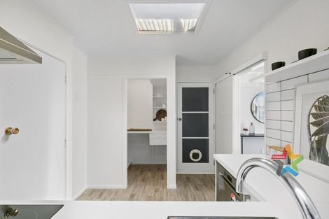 Photo of property in 178 Queens Drive, Lyall Bay, Wellington, 6022