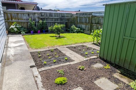 Photo of property in 18 Kirk Street, Otaki, 5512