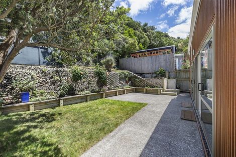 Photo of property in 118 Breaker Bay Road, Breaker Bay, Wellington, 6022