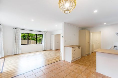Photo of property in 9b View Road, Glenfield, Auckland, 0627