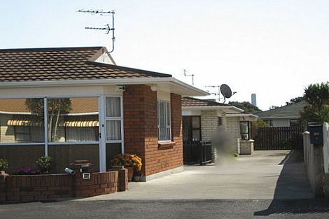 Photo of property in 20 Tukapa Street, Westown, New Plymouth, 4310