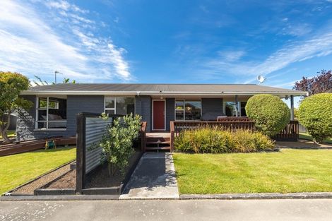 Photo of property in 2 Panckhurst Drive, Woodend, 7610