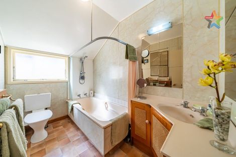 Photo of property in 20 Wai-iti Crescent, Woburn, Lower Hutt, 5010