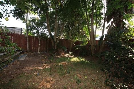 Photo of property in 6/25 West Coast Road, Glen Eden, Auckland, 0602