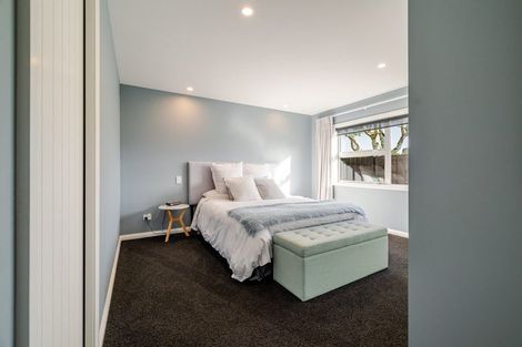 Photo of property in 2a Alton Place, Hokowhitu, Palmerston North, 4410