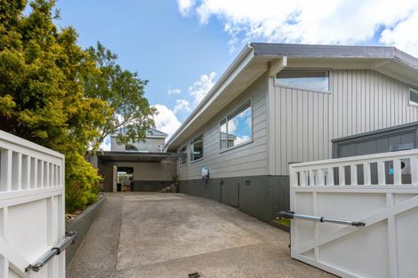 Photo of property in 15 Rangitane Street, Maupuia, Wellington, 6022