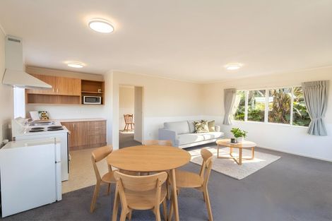 Photo of property in 15 Sunline Avenue, Massey, Auckland, 0614