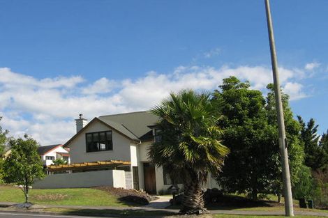 Photo of property in 93 Caribbean Drive, Unsworth Heights, Auckland, 0632
