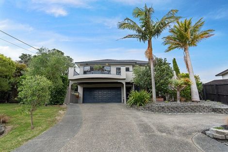 Photo of property in 1/884 Beach Road, Waiake, Auckland, 0630