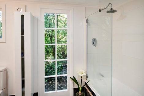 Photo of property in 72 Paremata Road, Paremata, Porirua, 5024