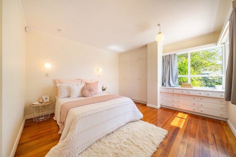 Photo of property in 35 Palliser Road, Roseneath, Wellington, 6011