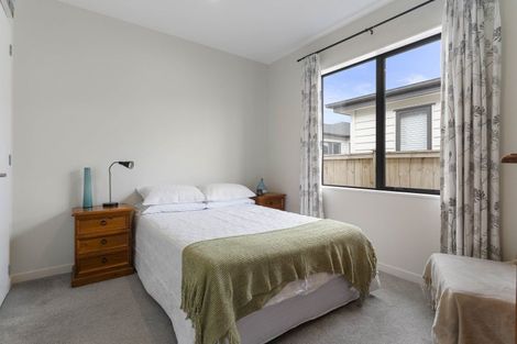 Photo of property in 14 Vinistra Road, Kumeu, 0810