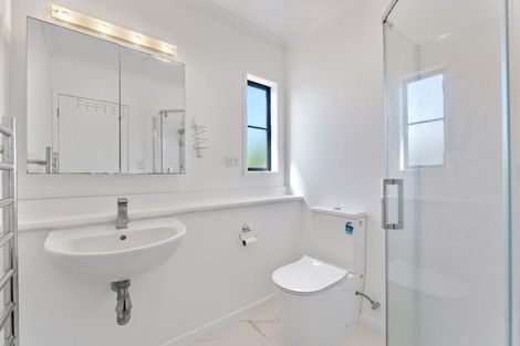Photo of property in 1/8 Carolina Place, Albany, Auckland, 0632