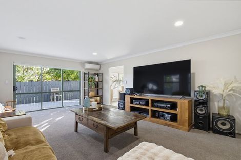 Photo of property in 6 Chadlington Avenue, Henderson, Auckland, 0612