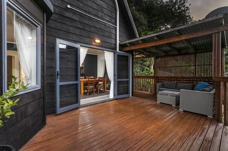 Photo of property in 30 Wood Bay Road, Titirangi, Auckland, 0604