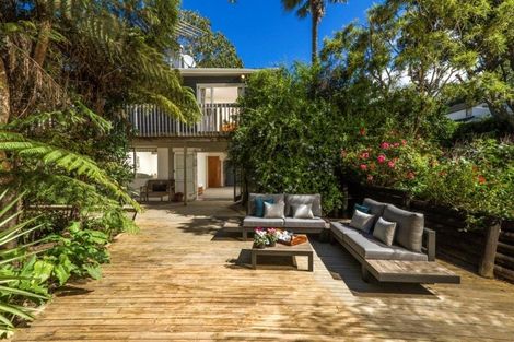 Photo of property in 107 Matipo Road, Mairangi Bay, Auckland, 0630