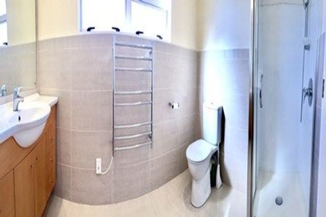 Photo of property in 1/5 Waller Avenue, Bucklands Beach, Auckland, 2012