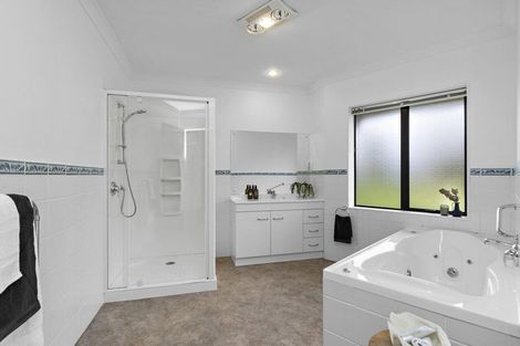 Photo of property in 348 Lake View Drive, Karapiro, Cambridge, 3494