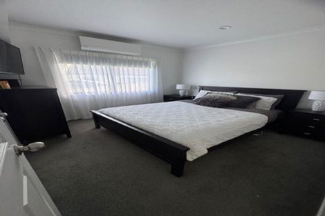 Photo of property in 80 View Ridge Drive, Ranui, Auckland, 0612