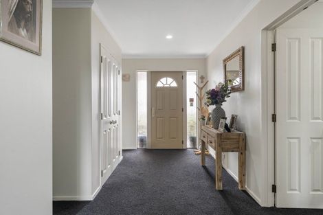 Photo of property in 19 Te Urunga Place, Acacia Bay, Taupo, 3330