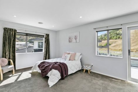 Photo of property in 11 Didsbury Grove, Churton Park, Wellington, 6037