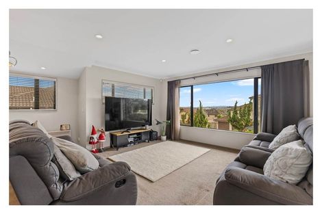 Photo of property in 2 Baverton Drive, Flat Bush, Auckland, 2016