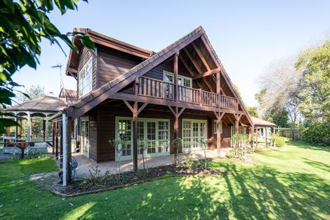 Photo of property in 261 Shakespeare Street, Leamington, Cambridge, 3432