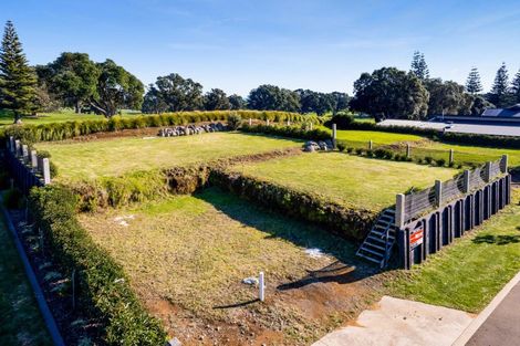 Photo of property in 15 Kotare Drive, Waiwhakaiho, New Plymouth, 4312