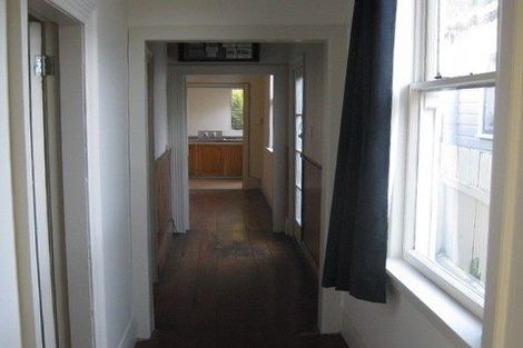 Photo of property in 36 Rolleston Street, Mount Cook, Wellington, 6021