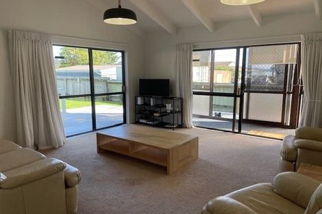 Photo of property in 6 Karawa Place, Kawakawa Bay, Papakura, 2585