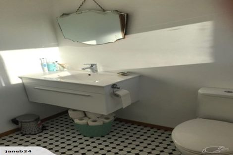 Photo of property in 2/35 Wiggins Street, Sumner, Christchurch, 8081