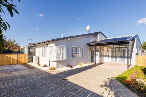 Photo of property in 53 Abraham Crescent, Milson, Palmerston North, 4414