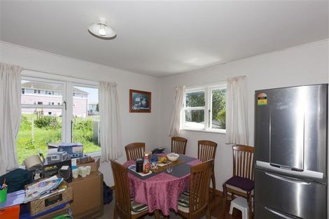 Photo of property in 141a-d Bedford Street, Cannons Creek, Porirua, 5024