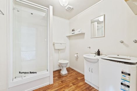 Photo of property in 6 Parrs Cross Road, Henderson, Auckland, 0612