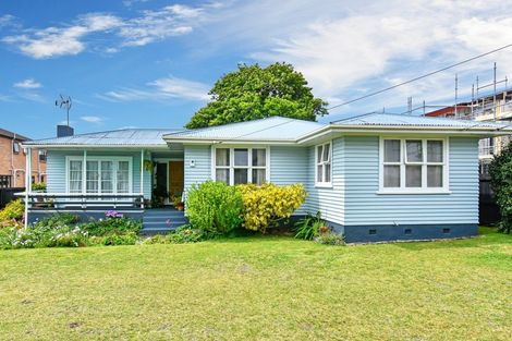 Photo of property in 14 Rogers Road, Manurewa, Auckland, 2102