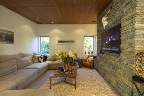 Photo of property in 6 Fishermans Lane, Mount Creighton, Queenstown, 9371