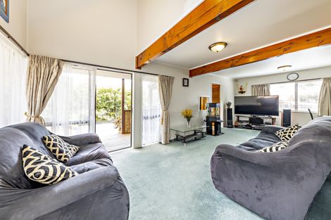 Photo of property in 2/80 Glengarry Road, Glen Eden, Auckland, 0602