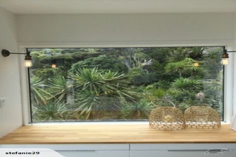 Photo of property in 121 Seaview Road, Piha, New Lynn, 0772