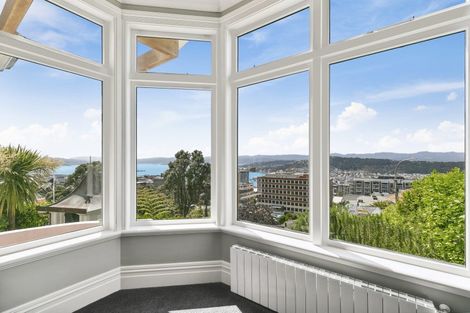 Photo of property in 22 Central Terrace, Kelburn, Wellington, 6012