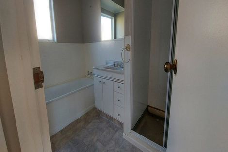 Photo of property in 187 Edmonton Road, Te Atatu South, Auckland, 0610