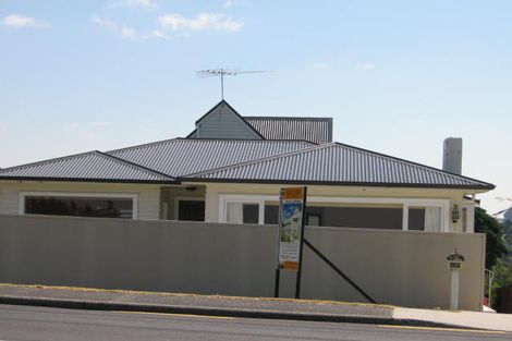 Photo of property in 137 Carlisle Road, Northcross, Auckland, 0632