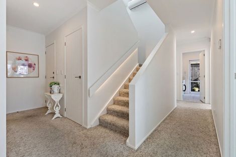 Photo of property in 51 Coutts Way, Fitzherbert, Palmerston North, 4410