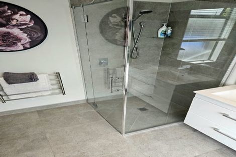 Photo of property in 4 Bellamont Street, Kumeu, 0810