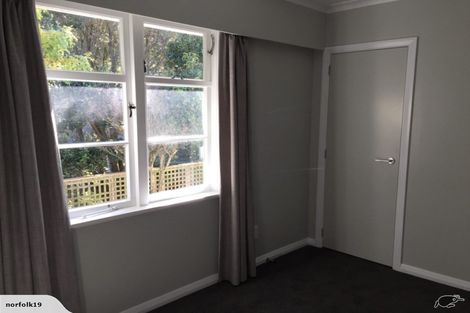 Photo of property in 98 Melbourne Road, Island Bay, Wellington, 6023