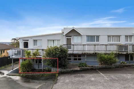 Photo of property in 9/242 Great North Road, Henderson, Auckland, 0612