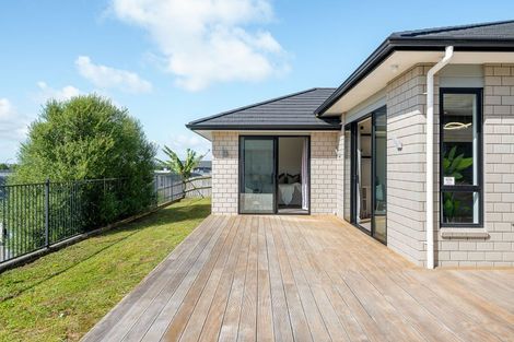 Photo of property in 12 Paiaka Place, Rototuna North, Hamilton, 3210