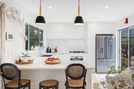 Photo of property in 5 Waihanga Way, Bucklands Beach, Auckland, 2014