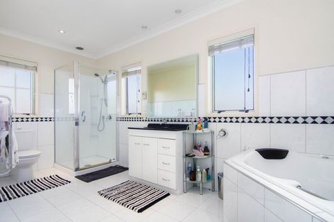 Photo of property in 17 Azure Place, Huntington, Hamilton, 3210