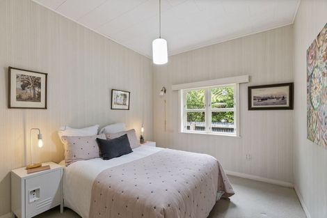 Photo of property in 8 Aplin Terrace, Ngaio, Wellington, 6035