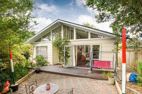 Photo of property in 16 Antrim Place, Hokowhitu, Palmerston North, 4410